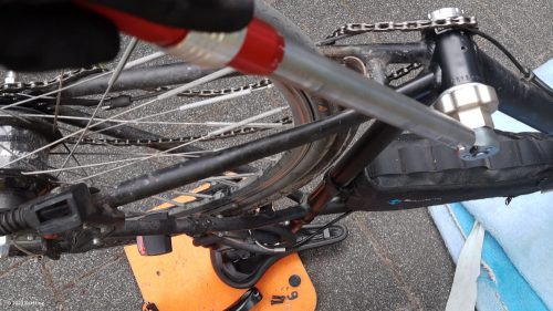 Verwendung von Drehmomentschlüssel als Verlängerung der Demonatge des Lager-Gewindes